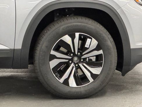 New 2026 Volkswagen Atlas Cross Sport SE image 38