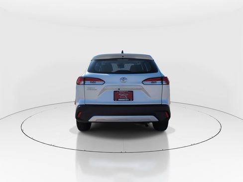 Used 2024 Toyota Corolla Cross L FWD image 7