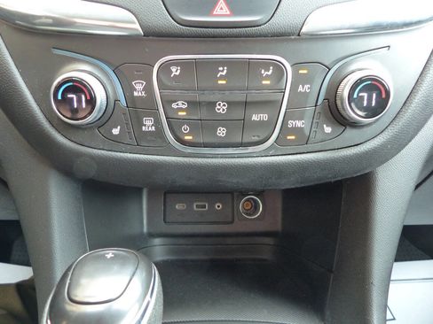 Used 2021 Chevrolet Equinox LT FWD image 54