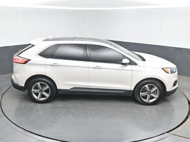 Used 2019 Ford Edge Titanium w/ Equipment Group 301A AWD/4WD image 40