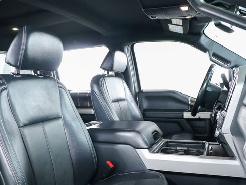 Used 2022 Ford F250 Lariat w/ Black Appearance Package image 28