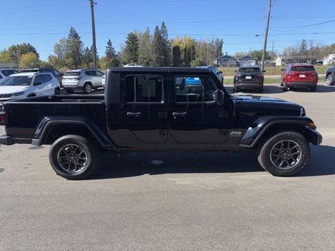 Used 2023 Jeep Gladiator Overland image 5