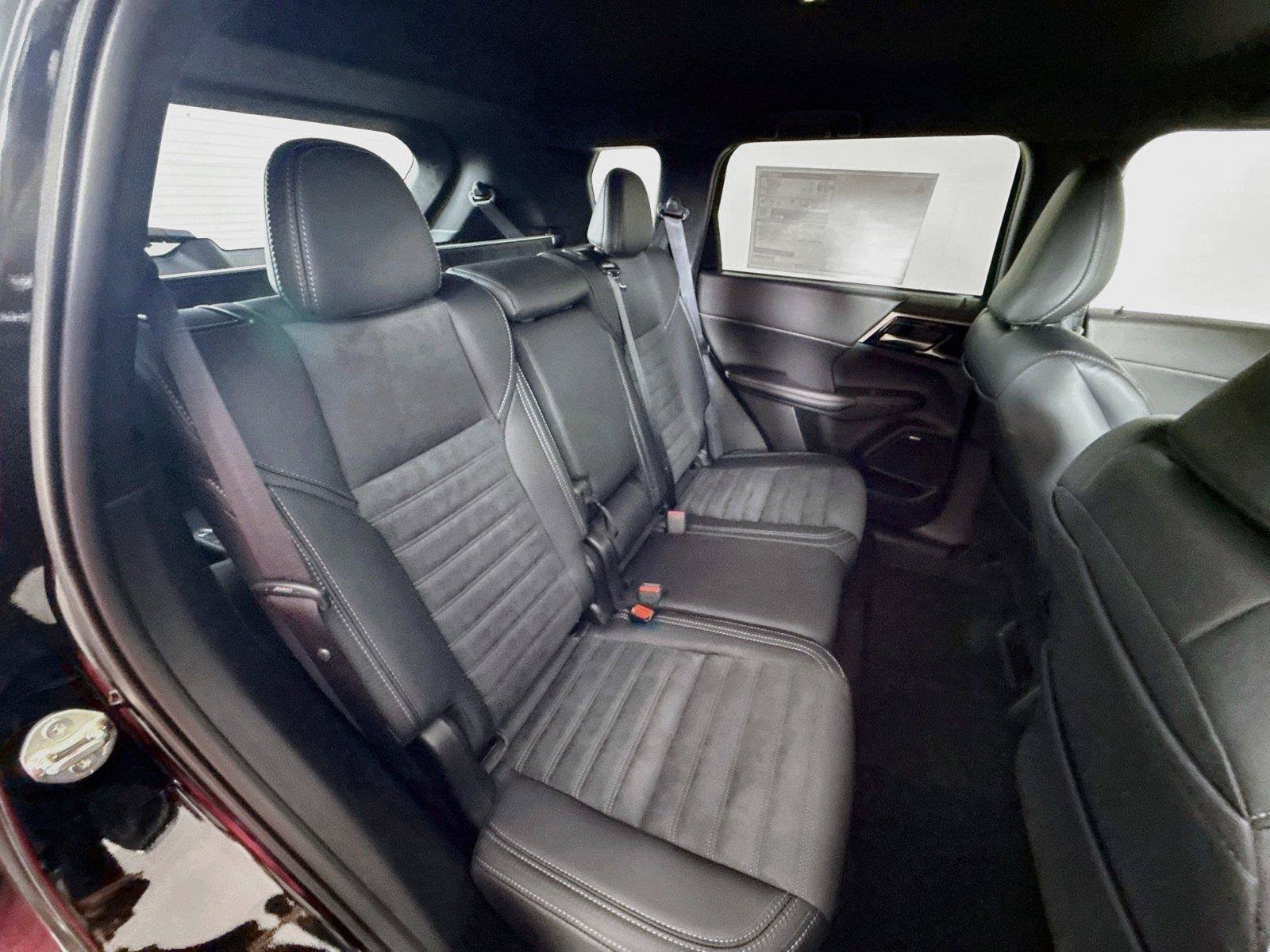 New 2026 Mitsubishi Outlander SE FWD image 24