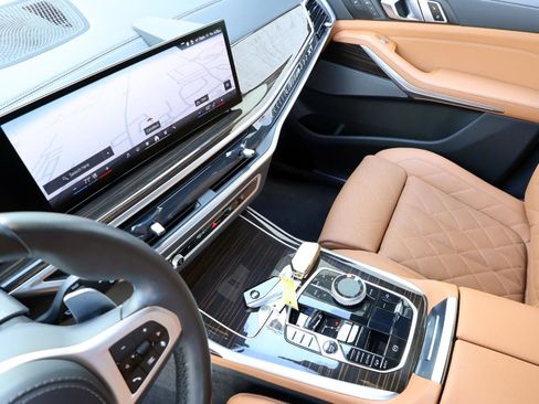 Used 2024 BMW X7 xDrive40i w/ Executive Package image 42