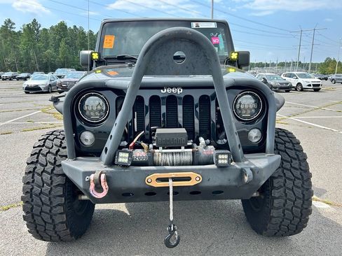 Used 2018 Jeep Wrangler Unlimited Sport w/ Connectivity Group AWD/4WD image 5