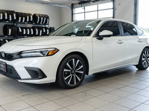Used 2024 Honda Civic EX-L image 3