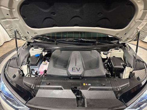Certified 2024 Kia EV6 Light AWD/4WD image 28
