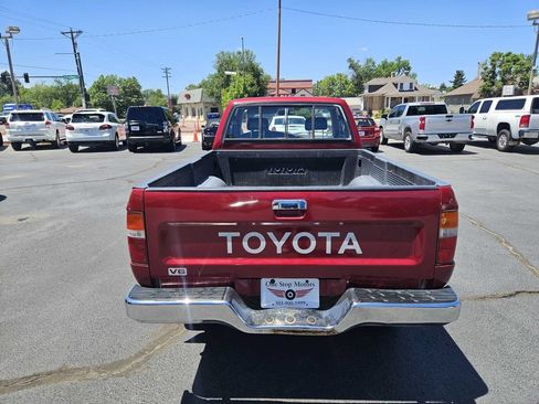 Used 1990 Toyota Pickup Deluxe AWD/4WD image 6