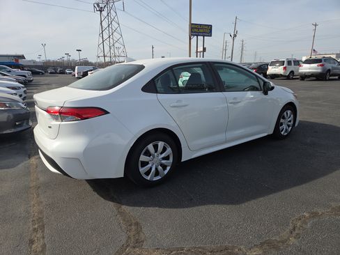 Used 2020 Toyota Corolla LE image 5