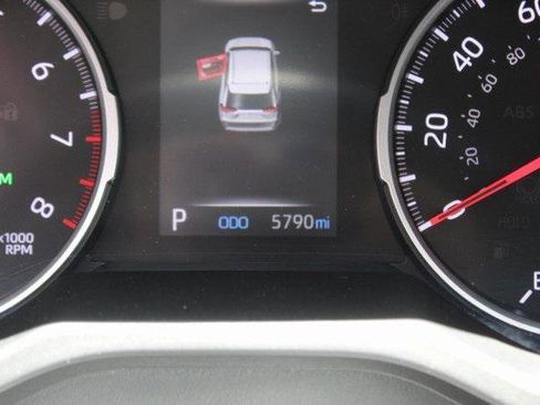 Certified 2020 Toyota RAV4 XLE Premium AWD/4WD image 11