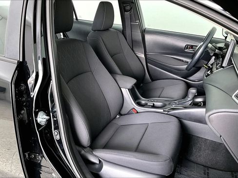 Used 2026 Toyota Corolla LE FWD image 8