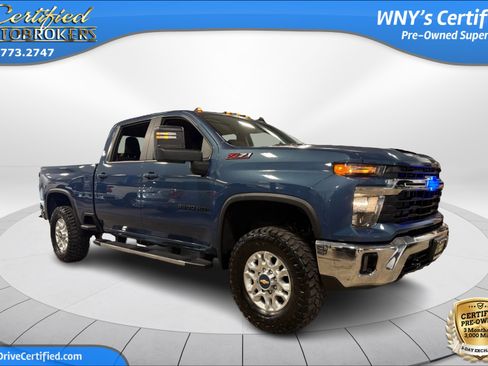 Used 2024 Chevrolet Silverado 2500 LT w/ Convenience Package AWD/4WD image 4