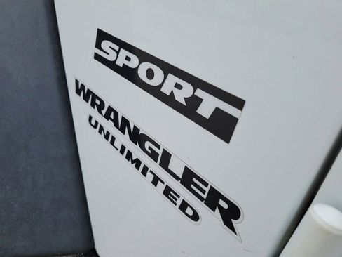 Used 2017 Jeep Wrangler Unlimited Sport w/ Connectivity Group image 8