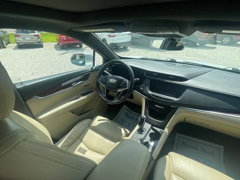 Used 2017 Cadillac XT5 Luxury w/ Driver Awareness Package FWD image 37