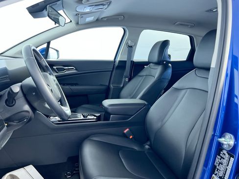 Certified 2025 Kia Sportage EX image 12