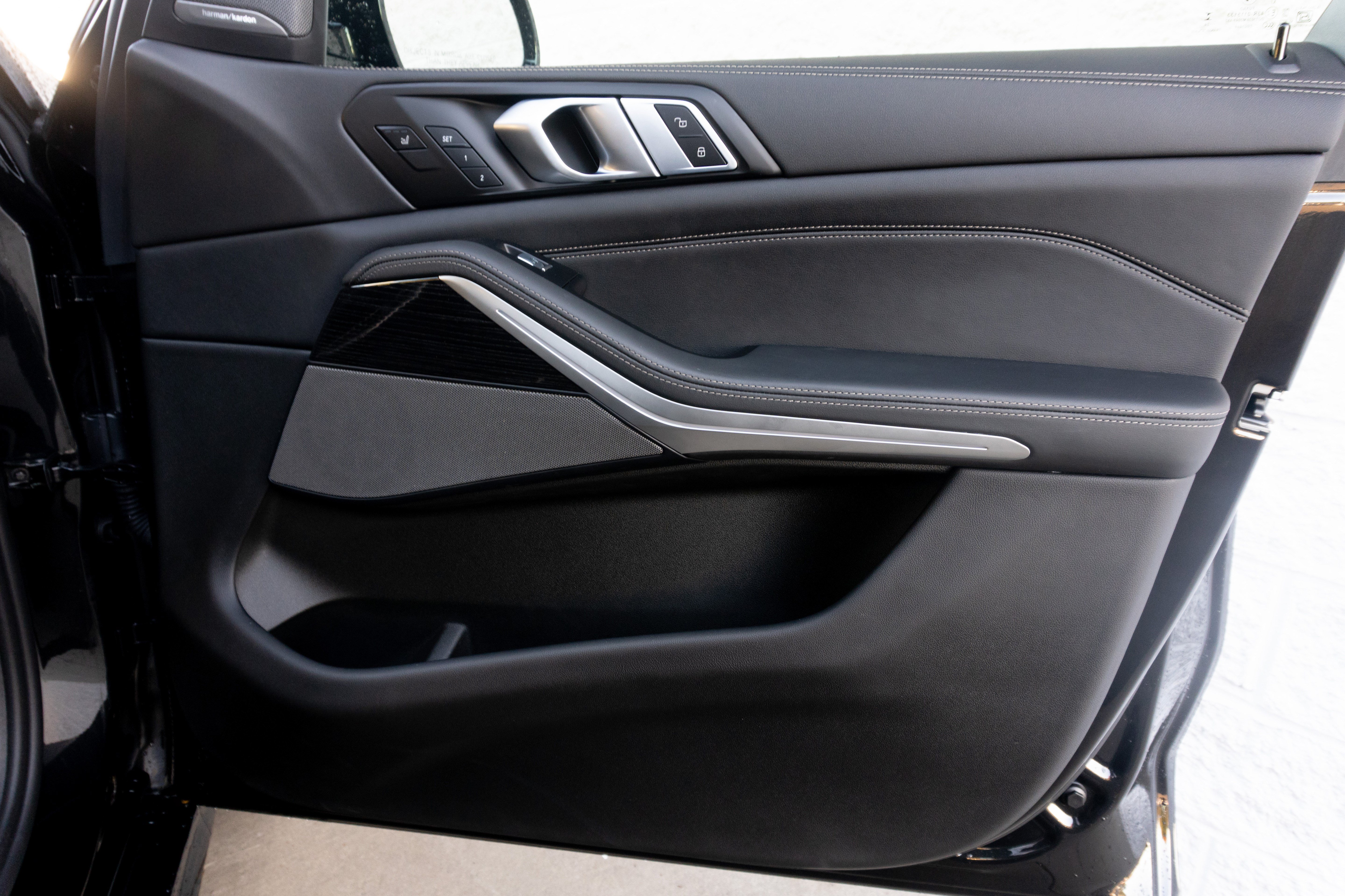 Certified 2025 BMW X7 M60i AWD/4WD image 33