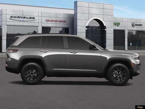 New 2025 Jeep Grand Cherokee Altitude image 31