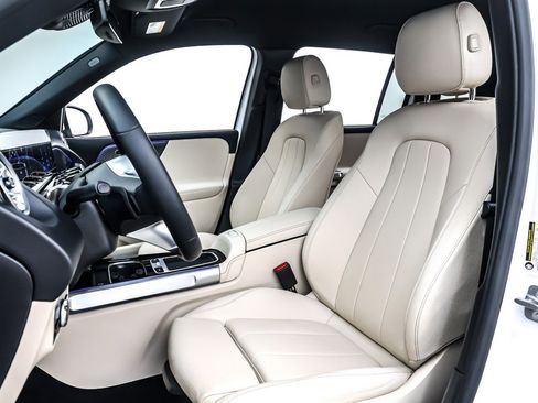 Certified 2025 Mercedes-Benz GLB 250 image 19