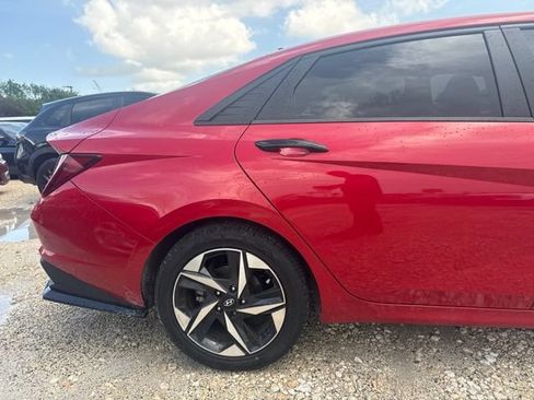 Used 2023 Hyundai Elantra SEL w/ Convenience Package FWD image 5