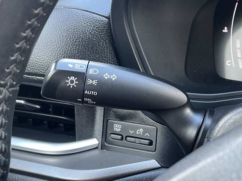 Used 2025 Toyota Grand Highlander AWD image 32