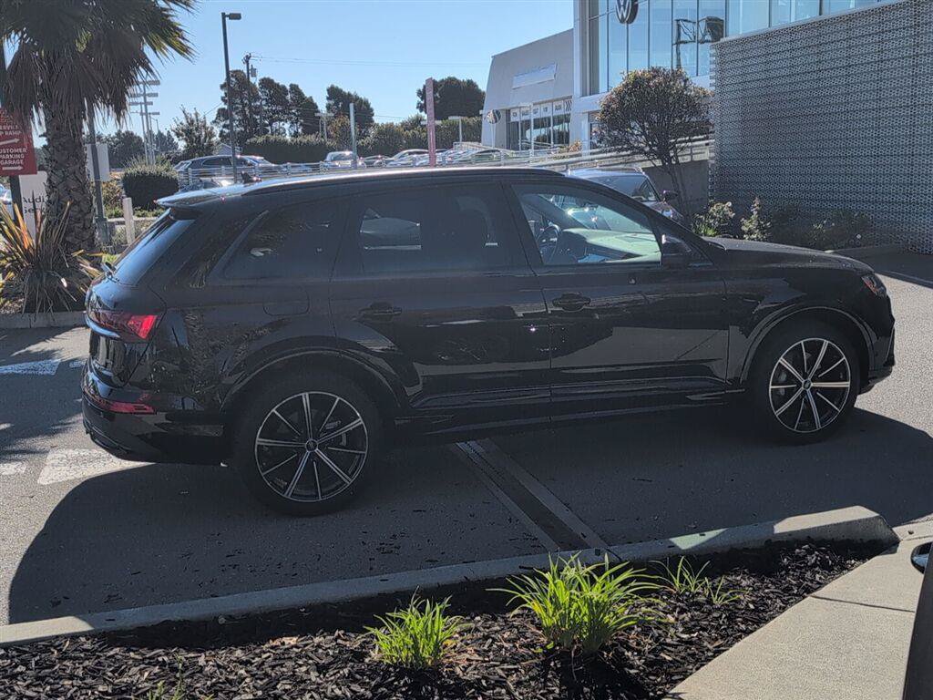 Used 2021 Audi Q7 3.0T Premium Plus w/ Executive Package AWD/4WD image 5