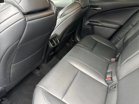 Used 2019 Lexus UX 250h image 12