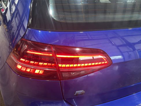 Used 2016 Volkswagen Golf R 4-Door AWD/4WD image 36
