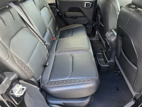 Used 2021 Jeep Wrangler Unlimited Sahara image 29