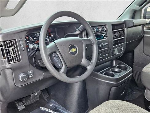 Used 2020 Chevrolet Express 3500 LT w/ LT Preferred Equipment Group image 10