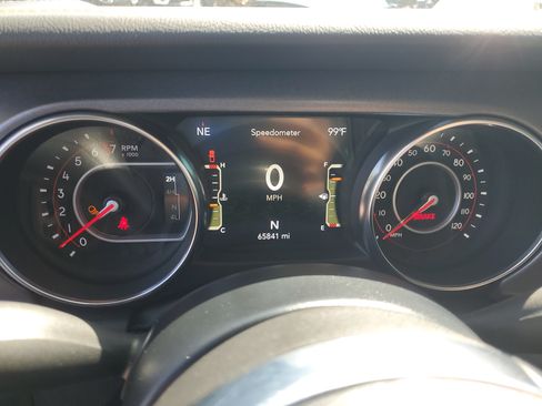 Used 2022 Jeep Gladiator Mojave AWD/4WD image 17