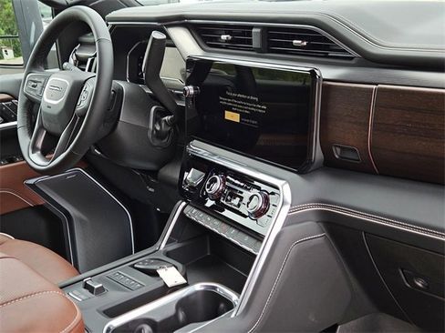 New 2025 GMC Sierra 2500 Denali Ultimate image 7