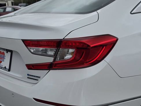Used 2022 Honda Accord Touring image 11