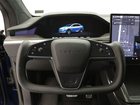 Used 2022 Tesla Model X image 23