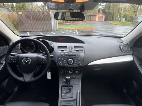 Used 2012 MAZDA MAZDA3 i Grand Touring w/ Tech Pkg image 18