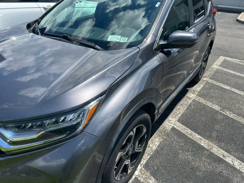 Used 2019 Honda CR-V Touring image 3