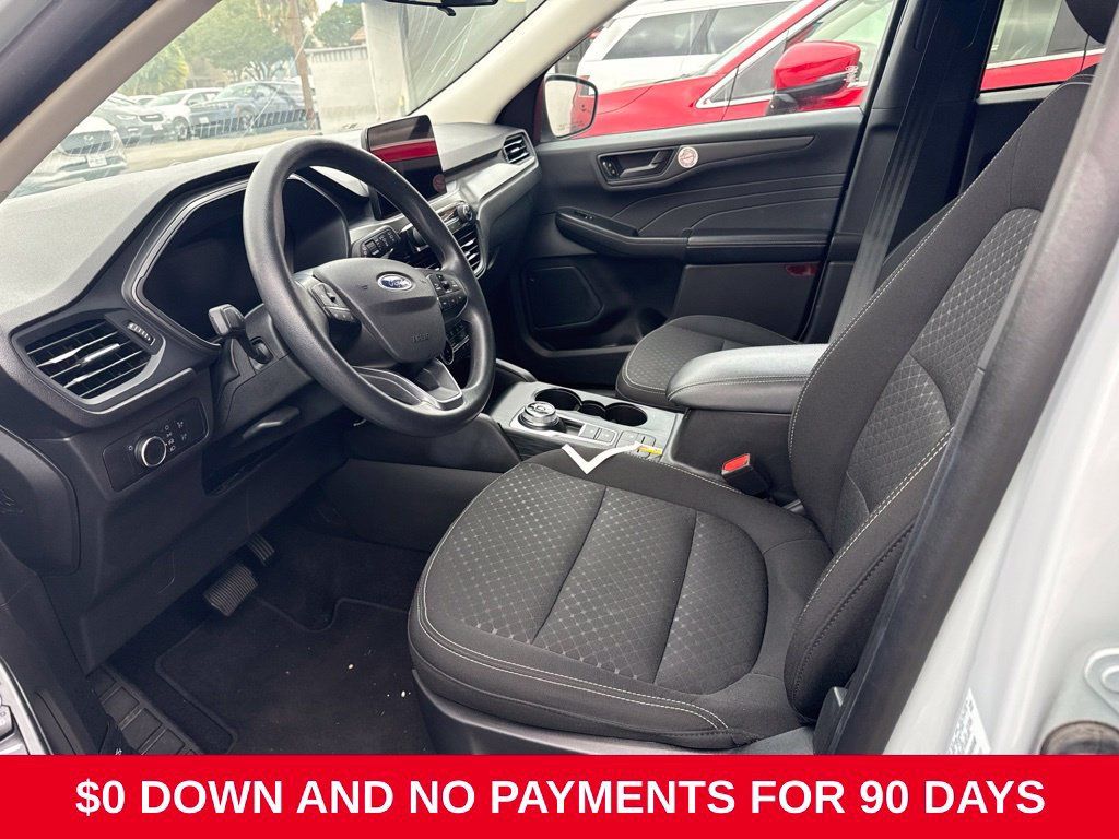 Used 2025 Ford Escape Active AWD/4WD image 3