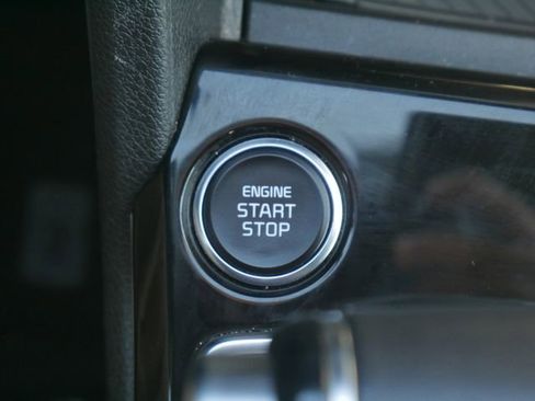 Used 2025 Kia Sportage SX image 28