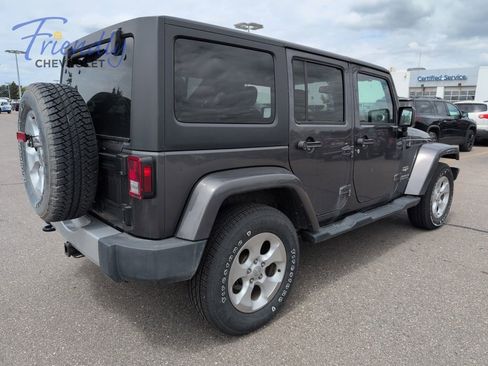 Used 2014 Jeep Wrangler Unlimited Sahara w/ Max Tow Package AWD/4WD image 3