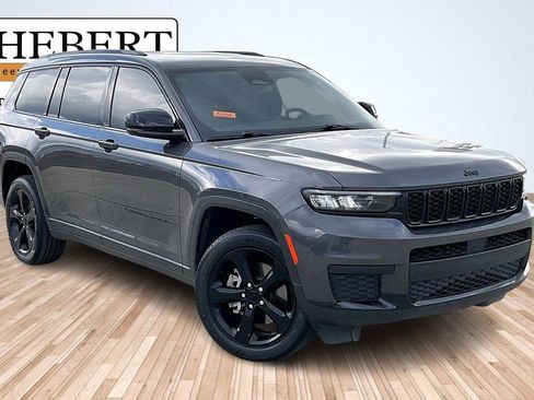 Used 2023 Jeep Grand Cherokee L Laredo image 2