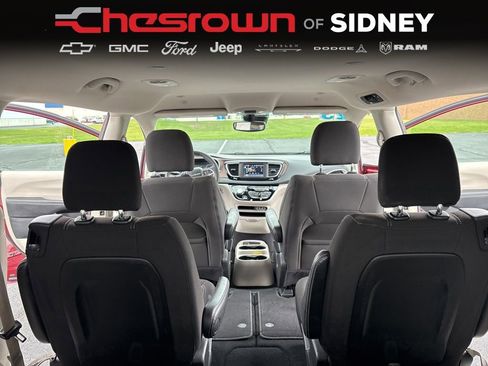 Used 2023 Chrysler Voyager LX image 30