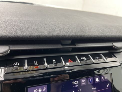 New 2025 Jeep Grand Cherokee Altitude image 14