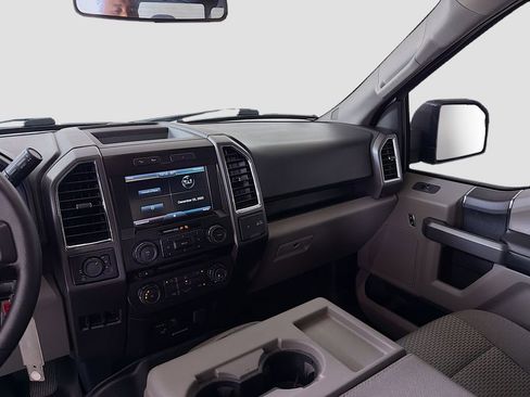 Used 2015 Ford F150 XLT w/ Equipment Group 302A Luxury image 24