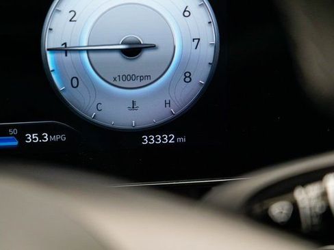 Used 2025 Hyundai Elantra SEL image 34