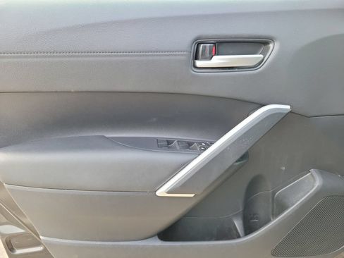 Used 2023 Toyota Corolla Cross XLE w/ Convenience Package FWD image 12