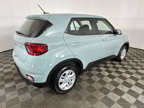Certified 2026 Hyundai Venue SE FWD image 2