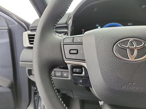Used 2025 Toyota Camry SE w/ Convenience Package FWD image 23