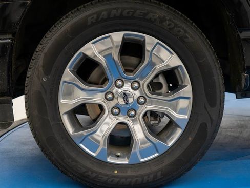 Used 2023 Ford F150 Platinum image 2