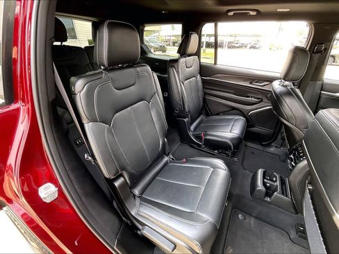 Used 2023 Jeep Grand Cherokee L Overland image 18