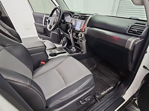 Used 2020 Toyota 4Runner SR5 image 37