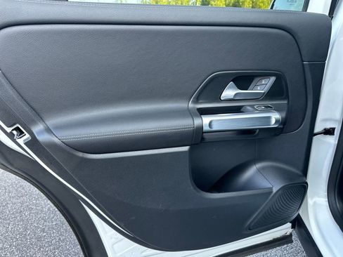 Certified 2022 Mercedes-Benz GLB 250 4MATIC image 28